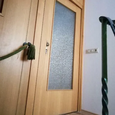 B10rooms *